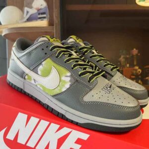 HUF x Nike SB Dunk Low "Frienda and Family"