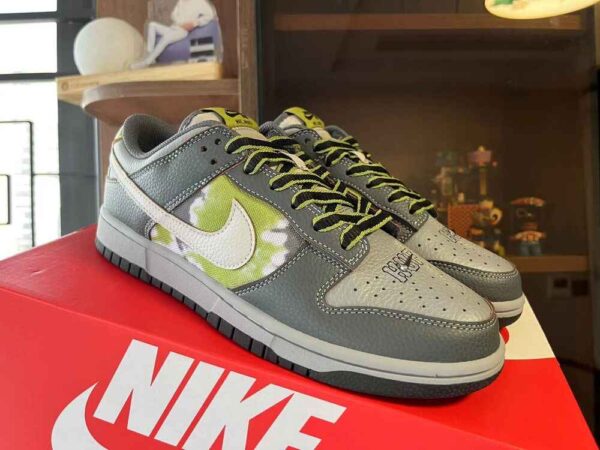 HUF x Nike SB Dunk Low "Frienda and Family"