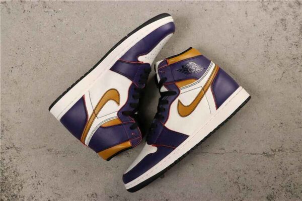 Air Jordan 1 Retro High OG "LA to Chicago" - Image 4