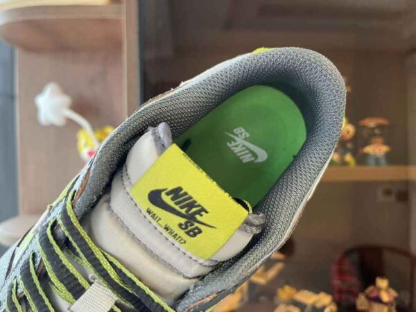 HUF x Nike SB Dunk Low "Frienda and Family" - Image 10