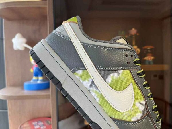 HUF x Nike SB Dunk Low "Frienda and Family" - Image 4
