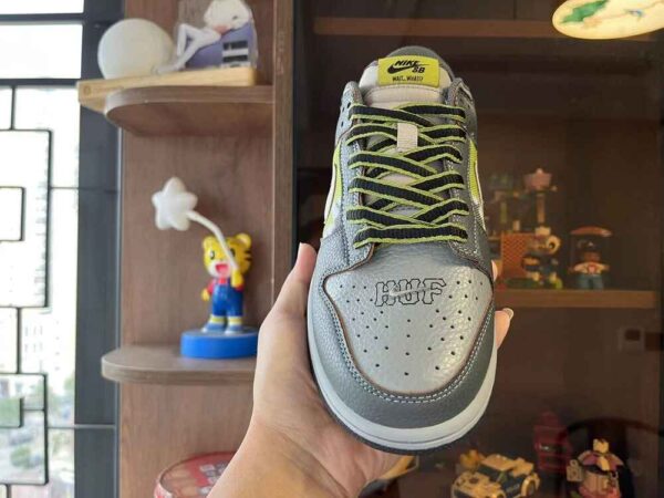 HUF x Nike SB Dunk Low "Frienda and Family" - Image 8
