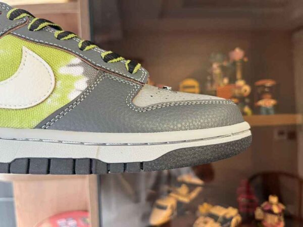 HUF x Nike SB Dunk Low "Frienda and Family" - Image 7