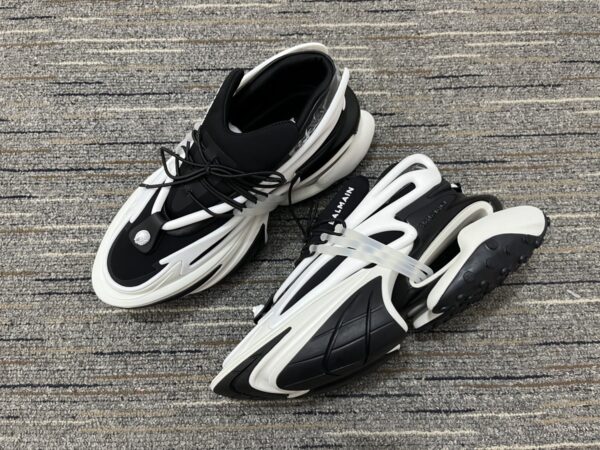 Balmain Unicorn Low-Top Black White