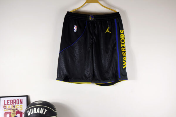 25 Warriors announce black pants