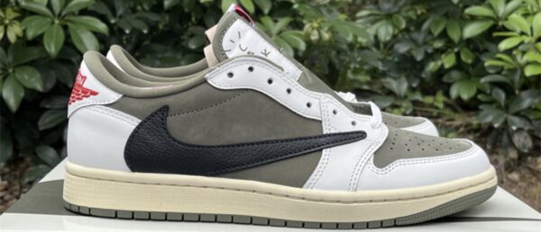 Travis Scott Medium Olive Low - Image 2