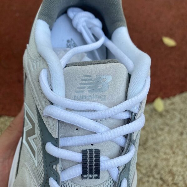 New Balance MR530 White/Grey - Image 6