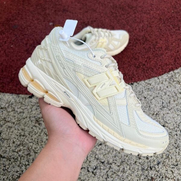 New Balance 1906R “Beige Yellow”