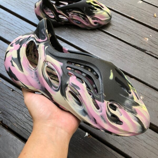 Adidas Yeezy Foam Runner “Venom Purple”